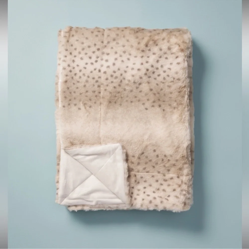 🎉LAST PIECE🎉RACHEL RACHEL ROY Spotted‎ Faux Fur throw